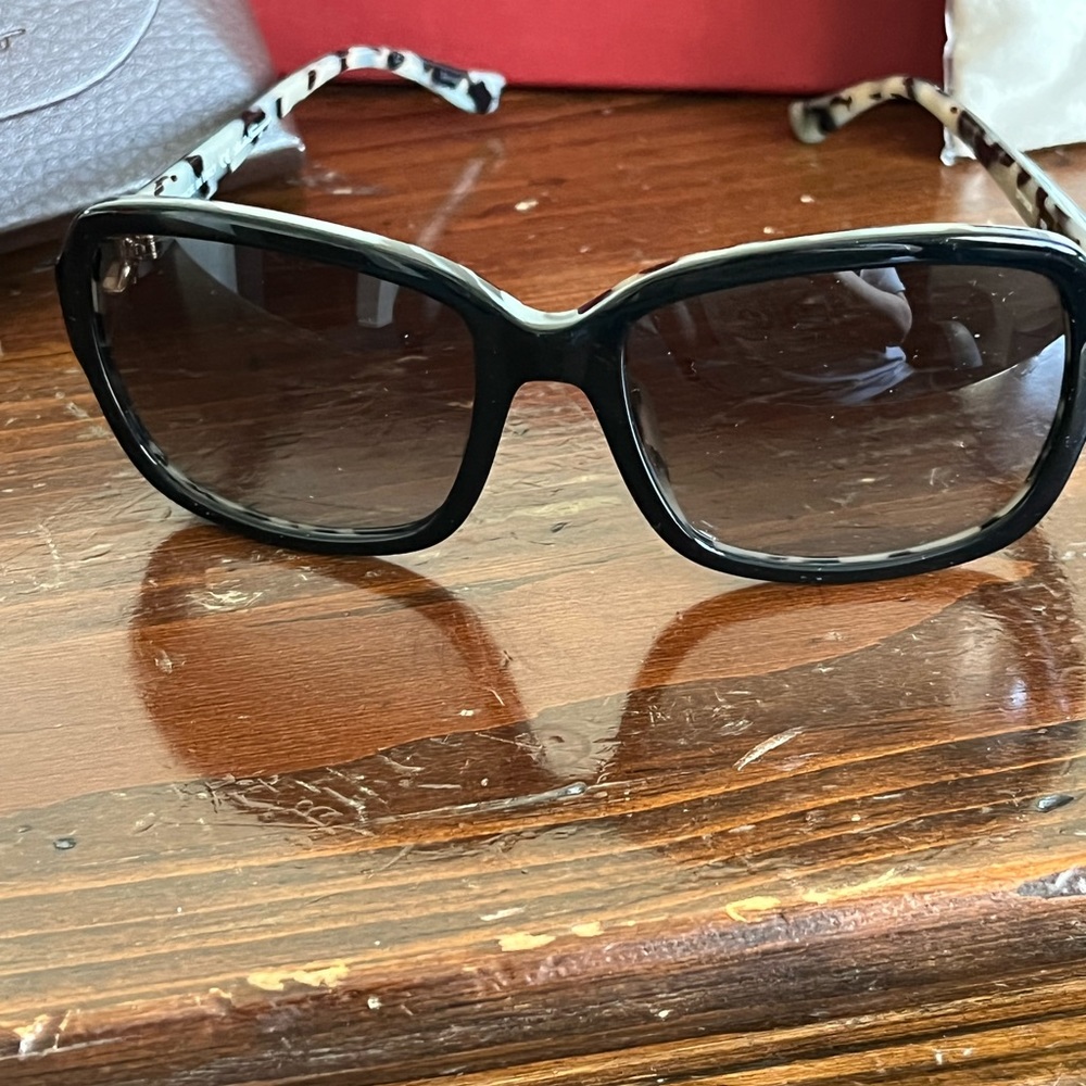 Salvatore Ferragamo classic sunglasses